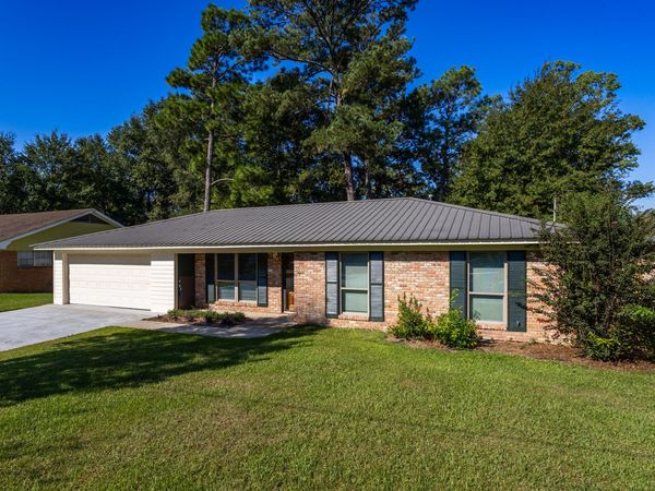 103 E Lakewood Dr., Hattiesburg, MS 39402
