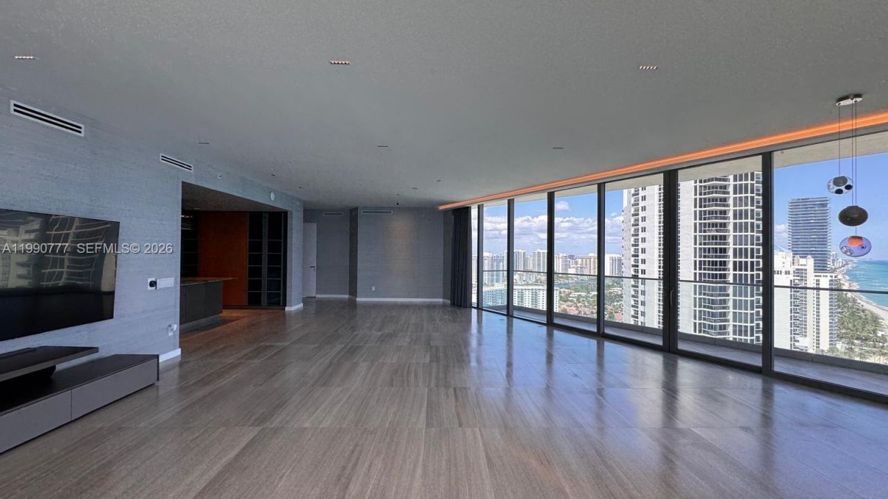 18975 Collins Ave , Unit 2500, Sunny Isles Beach, FL 33160 Photo