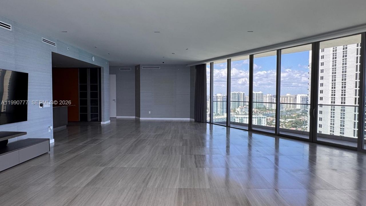 18975 Collins Ave , Unit 2500, Sunny Isles Beach, FL 33160 Photo