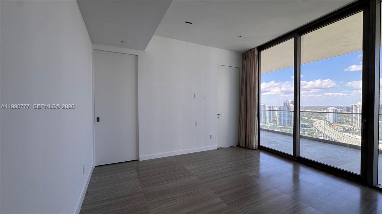 18975 Collins Ave , Unit 2500, Sunny Isles Beach, FL 33160 Photo