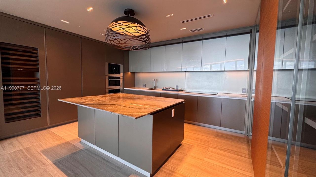 18975 Collins Ave , Unit 2500, Sunny Isles Beach, FL 33160 Photo