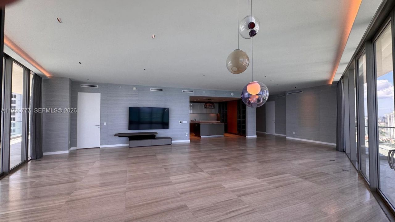 18975 Collins Ave , Unit 2500, Sunny Isles Beach, FL 33160 Photo