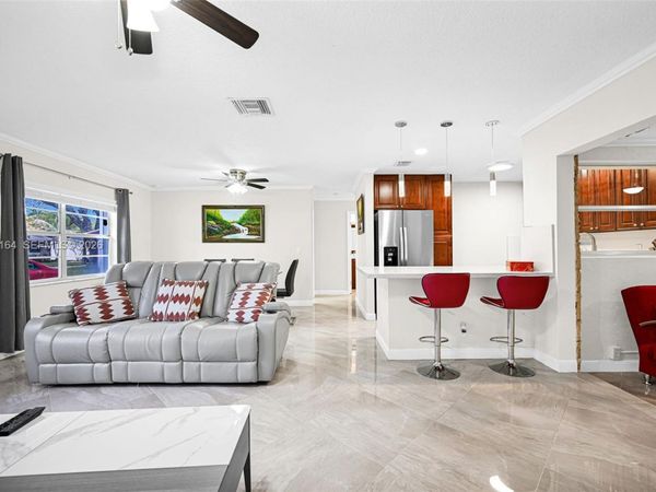 2528 SW Natura Blvd, Deerfield Beach, FL 33441