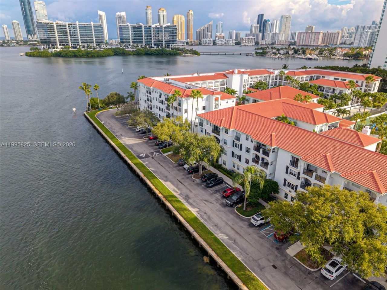 3245 NE 184th St, Unit 13405, Aventura, FL 33160 Photo