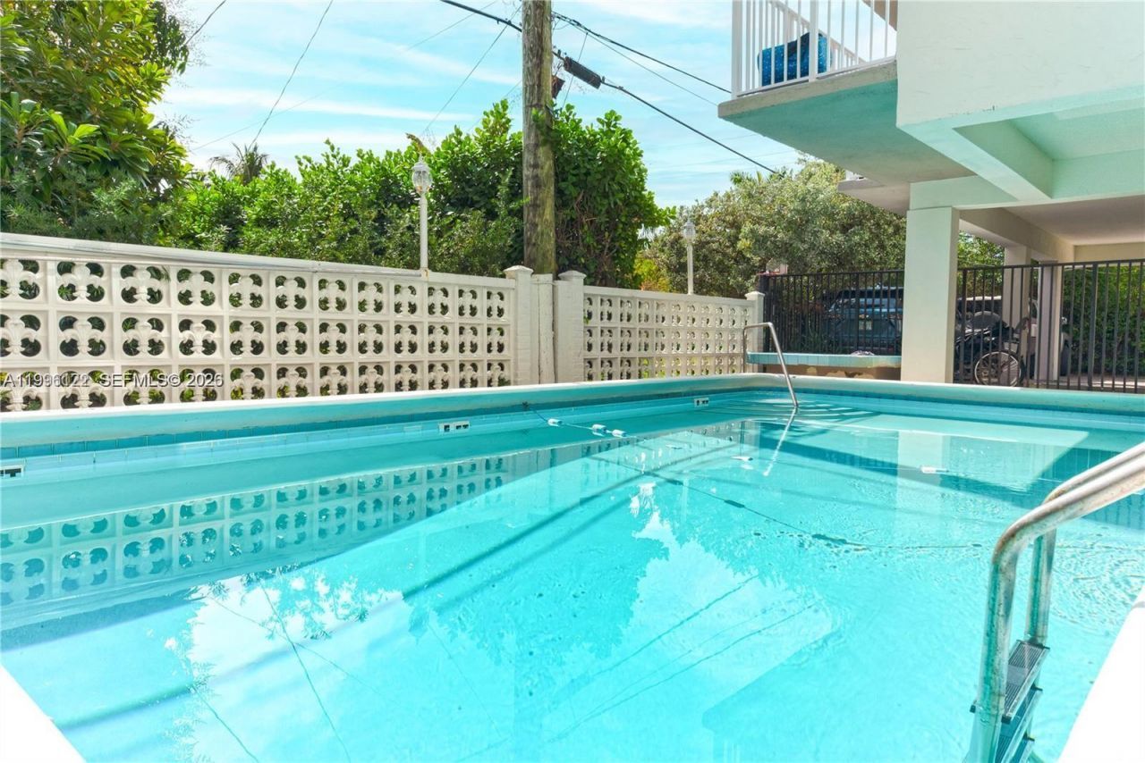 1220 71st St, Unit 38, Miami Beach, FL 33141 Photo