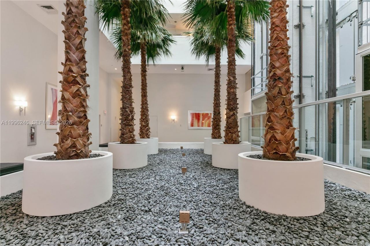 3131 NE 188th St, Unit 2-1010, Aventura, FL 33180 Photo