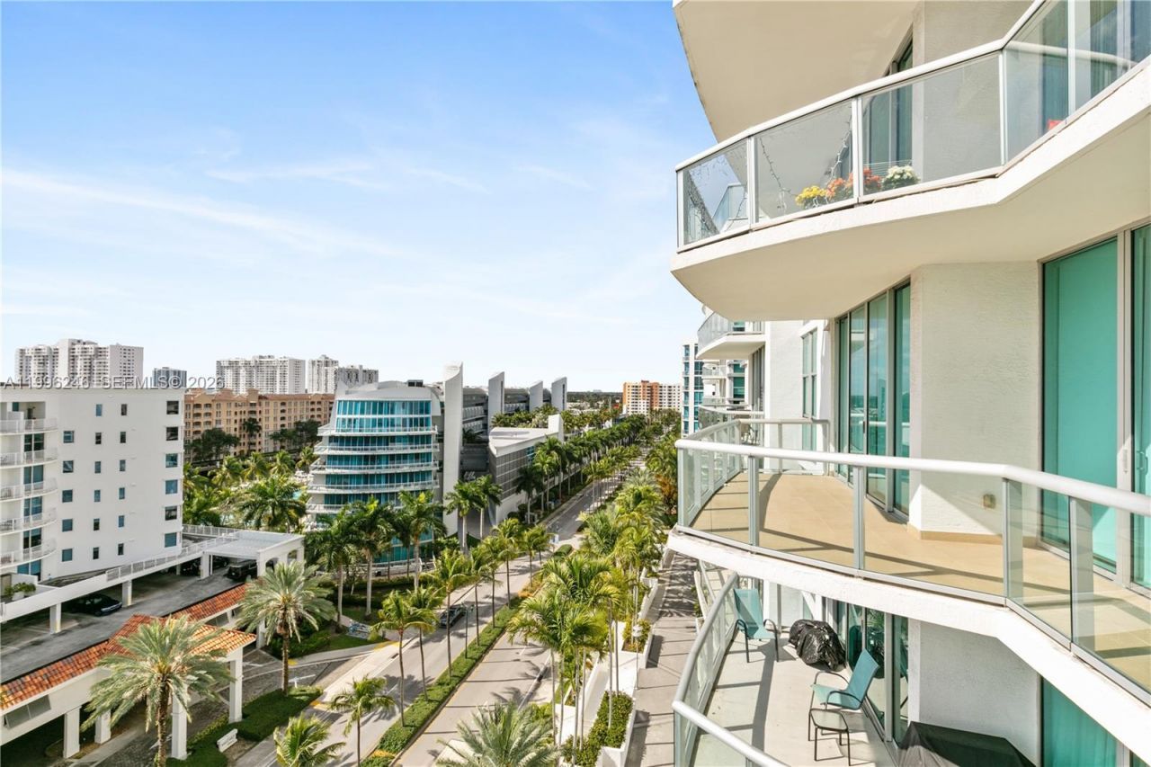 3131 NE 188th St, Unit 2-1010, Aventura, FL 33180 Photo