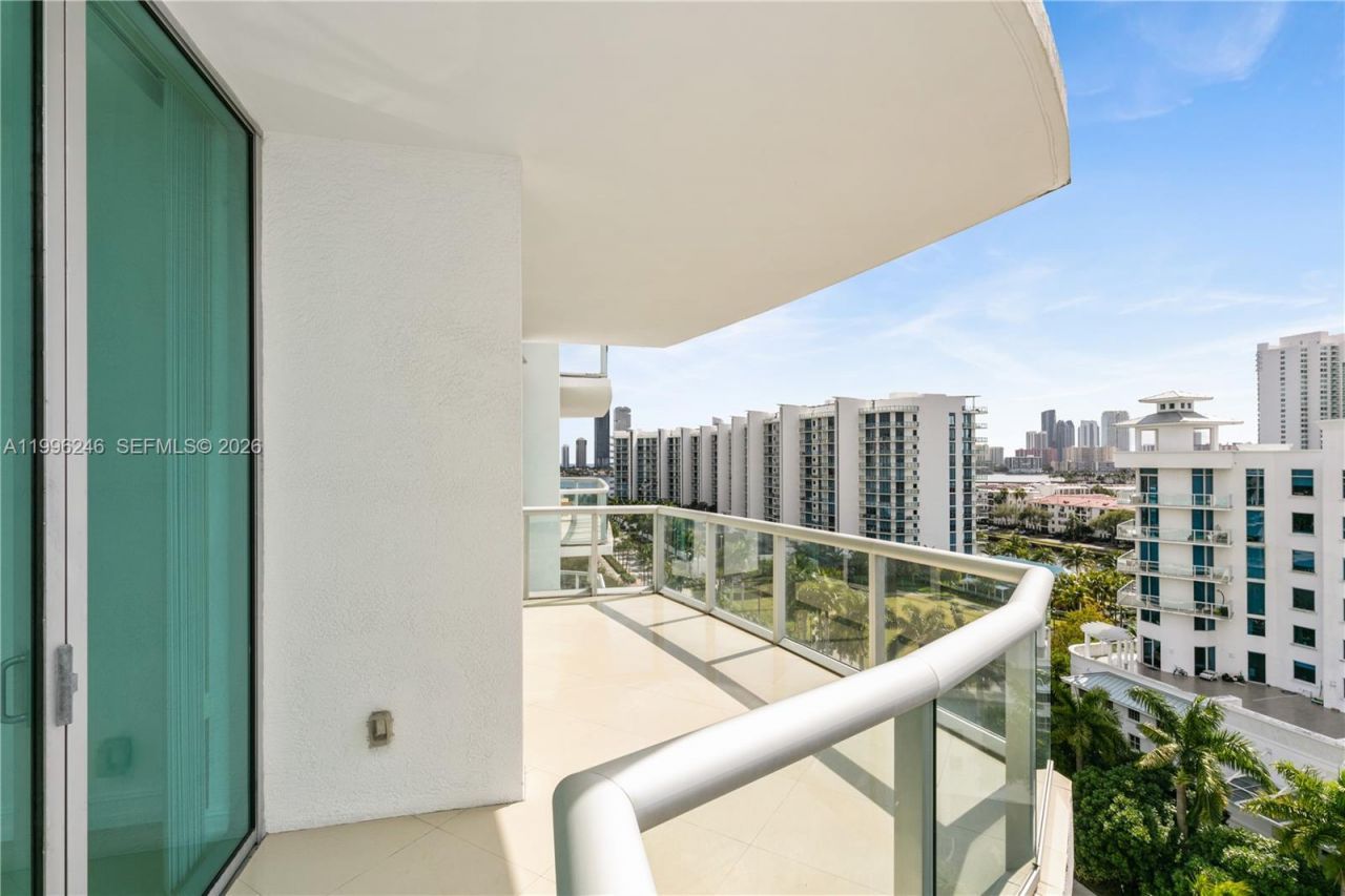 3131 NE 188th St, Unit 2-1010, Aventura, FL 33180 Photo