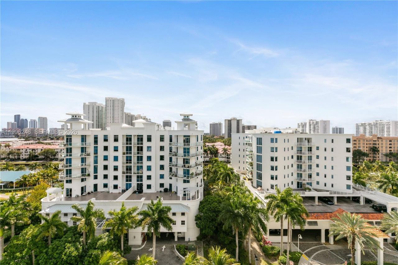 3131 NE 188th St, Unit 2-1010, Aventura, FL 33180 Photo