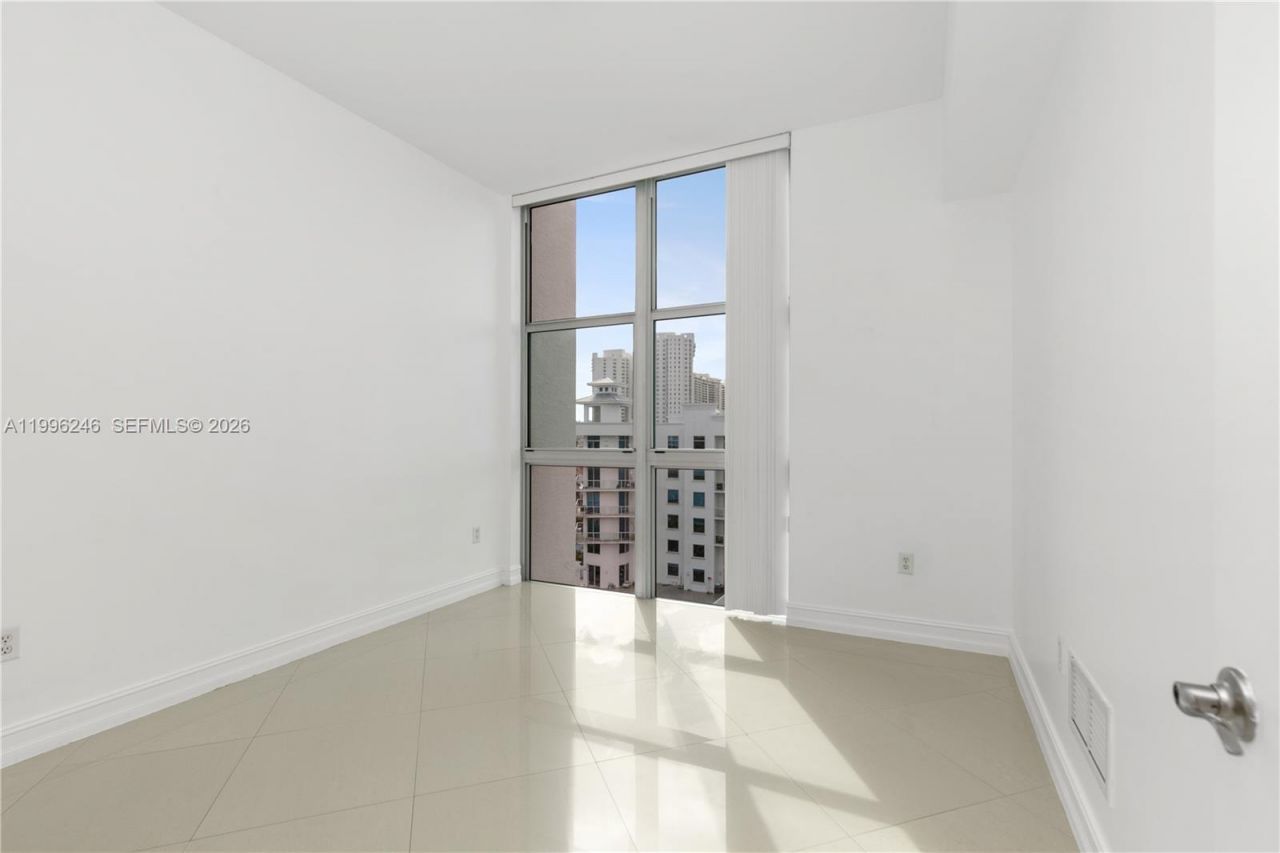 3131 NE 188th St, Unit 2-1010, Aventura, FL 33180 Photo