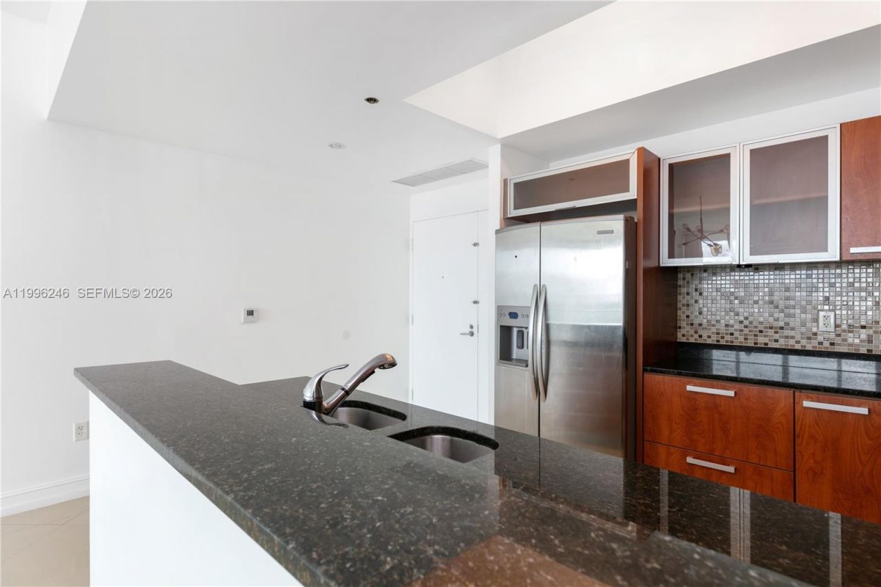 3131 NE 188th St, Unit 2-1010, Aventura, FL 33180 Photo