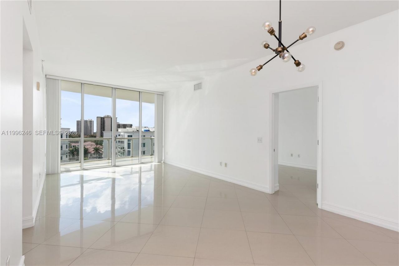 3131 NE 188th St, Unit 2-1010, Aventura, FL 33180 Photo