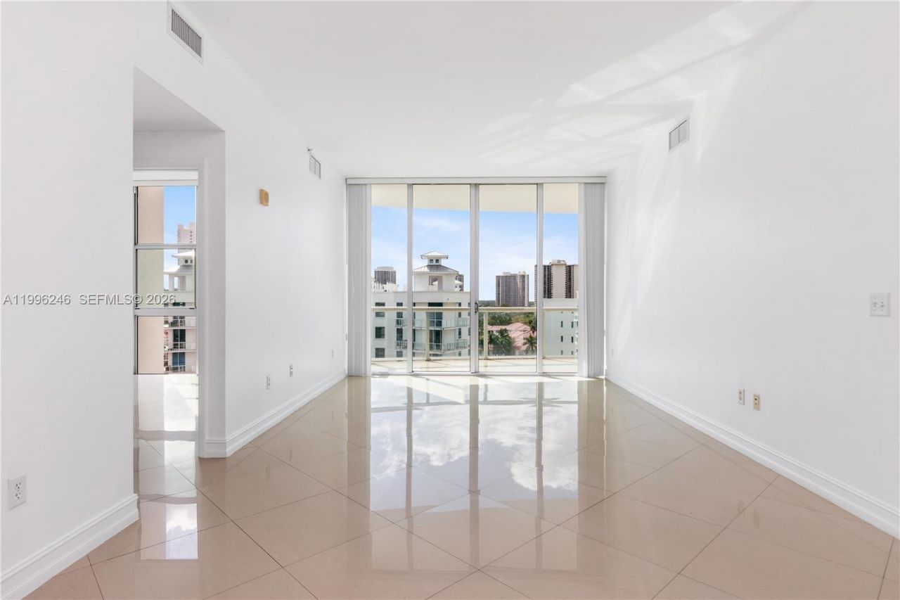 3131 NE 188th St, Unit 2-1010, Aventura, FL 33180 Photo