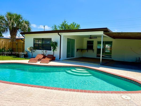 329 SW 3rd St , Boca Raton, FL 33432