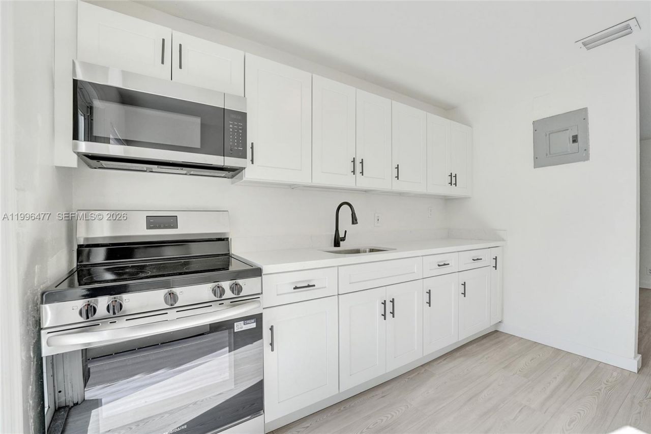 1608 NW 7th Ave, Fort Lauderdale, FL 33311 Main Photo