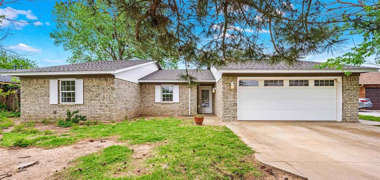 300 Pintail Cir, Altus, OK 73521 Main Photo