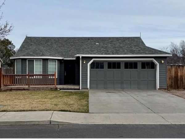 957 NW Redwood Place, Redmond, OR 97756
