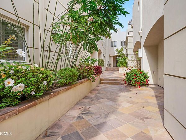 1217 Yale Street, Unit 103, Santa Monica, CA 90404