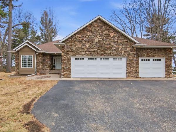 2907 Plum Tree Circle, Menomonie, WI 54751