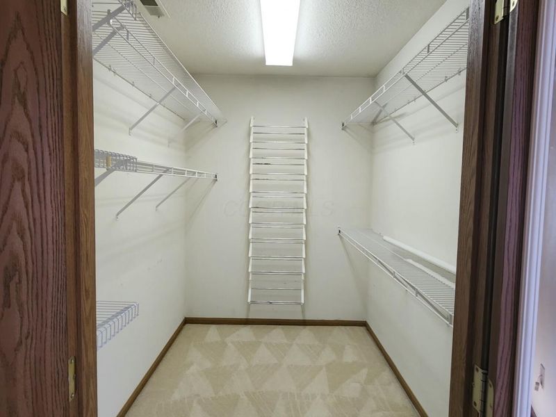 1381 Hillview Circle W, Newark, OH 43055 Photo 10