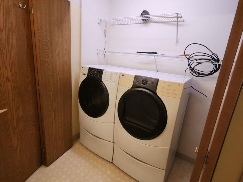 1381 Hillview Circle W, Newark, OH 43055 Photo 16