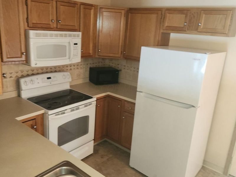 1381 Hillview Circle W, Newark, OH 43055 Photo 6