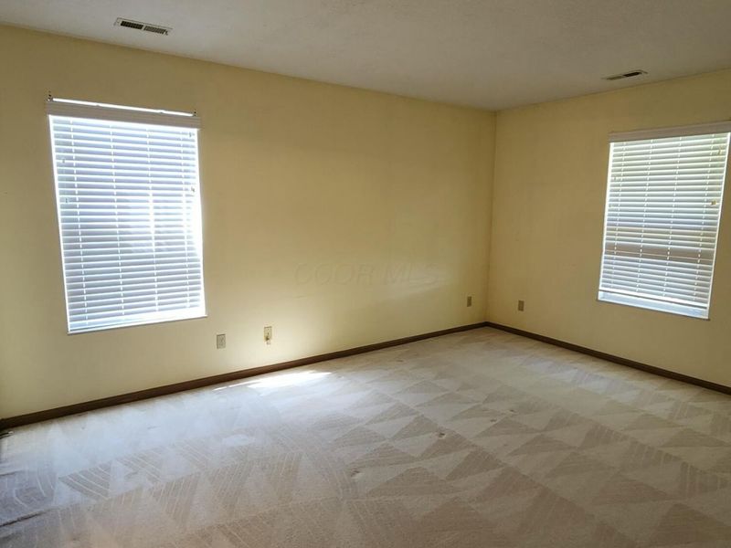 1381 Hillview Circle W, Newark, OH 43055 Photo 7