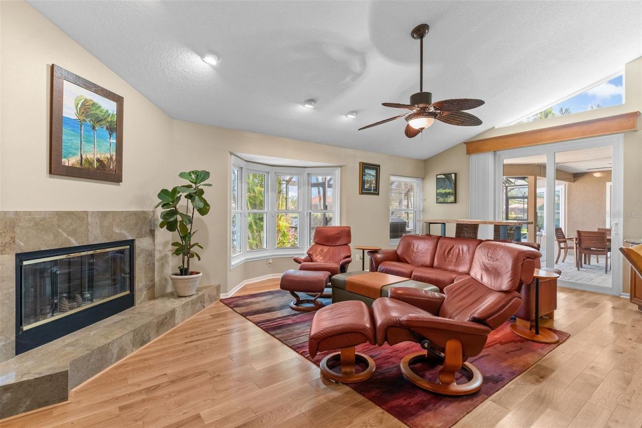 4731 Coconut Palm Circle Ne, Saint Petersburg, FL 33703 Photo
