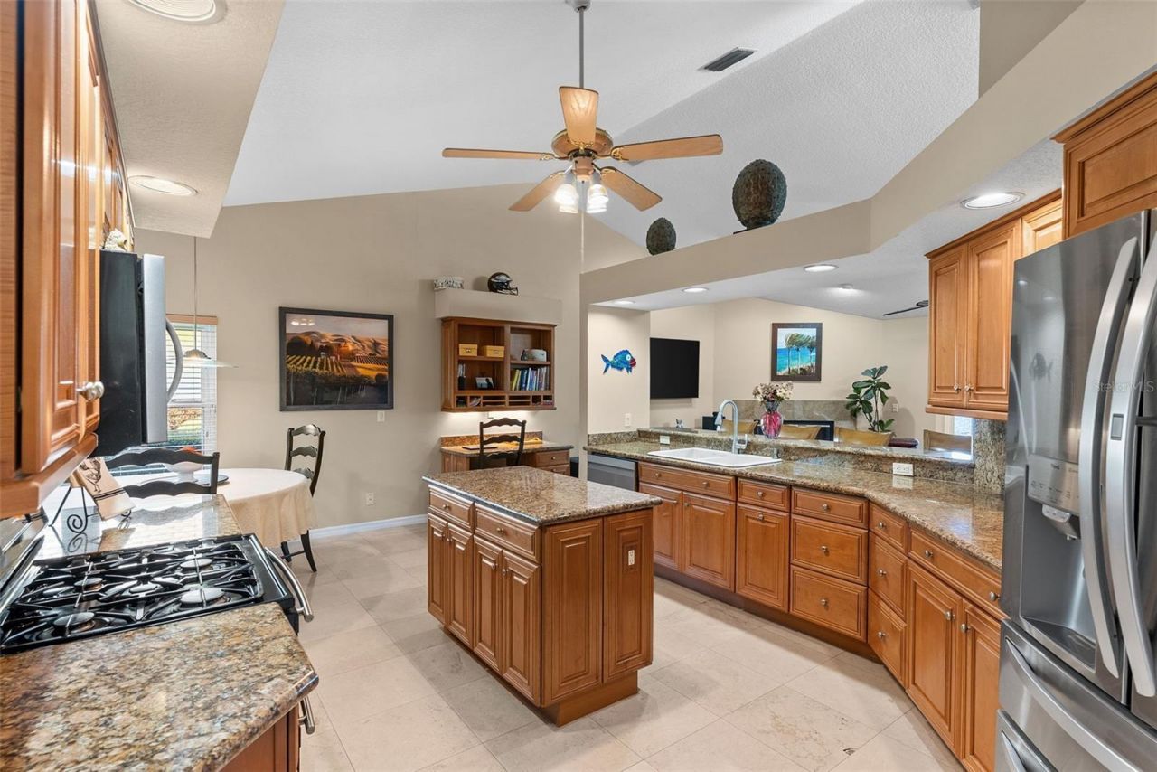 4731 Coconut Palm Circle Ne, Saint Petersburg, FL 33703 Photo