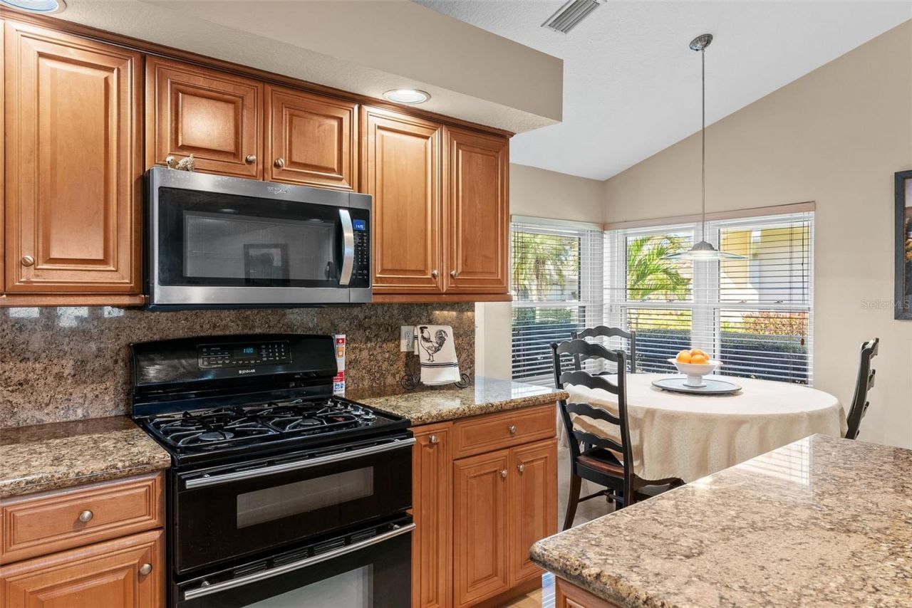 4731 Coconut Palm Circle Ne, Saint Petersburg, FL 33703 Photo