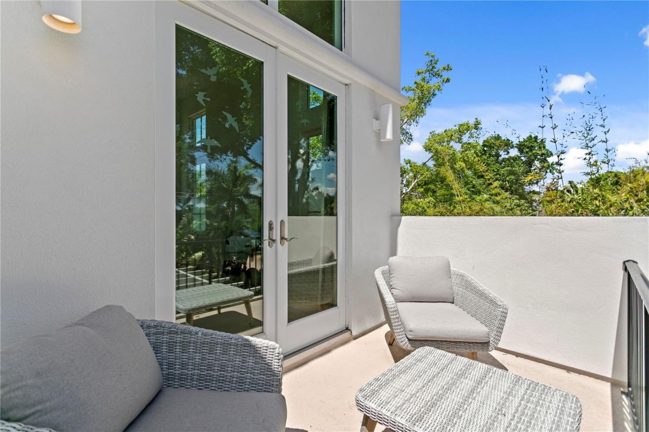 325 22nd Avenue Ne, Saint Petersburg, FL 33704 Photo