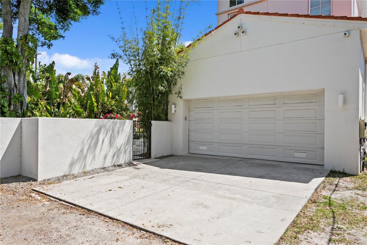 325 22nd Avenue Ne, Saint Petersburg, FL 33704 Photo