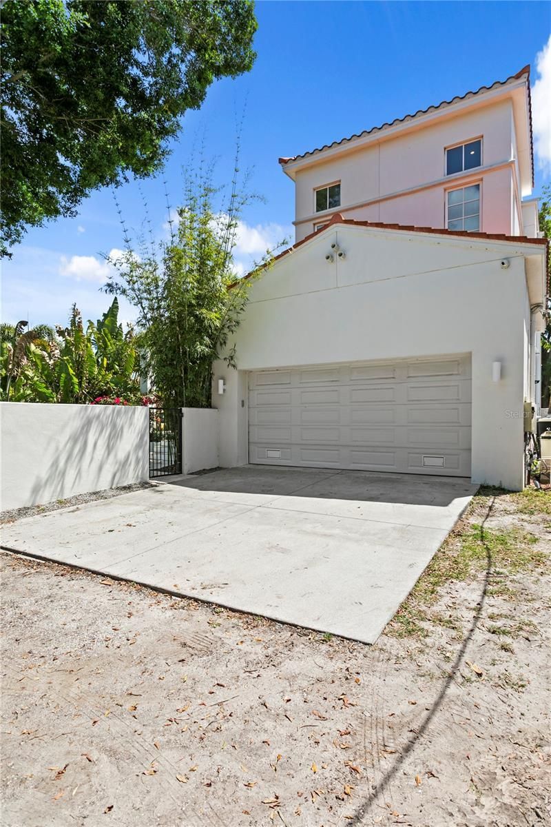 325 22nd Avenue Ne, Saint Petersburg, FL 33704 Photo