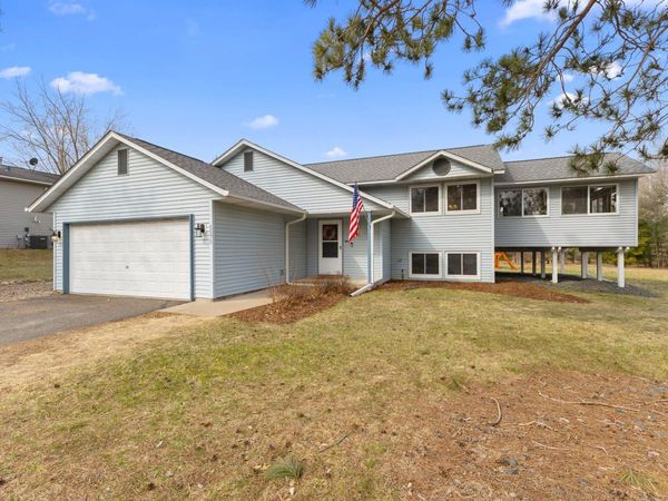 5575 Flint Trail, Wyoming, MN 55092