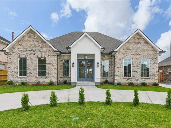 1105 LAKE FRANCES Drive , Gretna, LA 70056