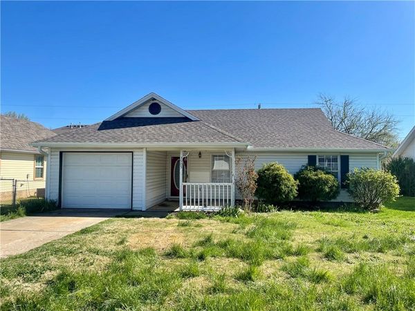 3905 Philcrest Place, Springdale, AR 72762