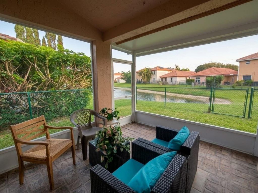 1016 Via Jardin, Unit 1016, Riviera Beach, FL 33418 Photo