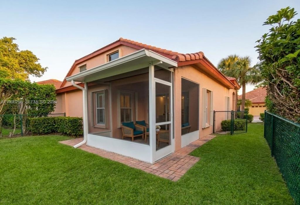 1016 Via Jardin, Unit 1016, Riviera Beach, FL 33418 Photo