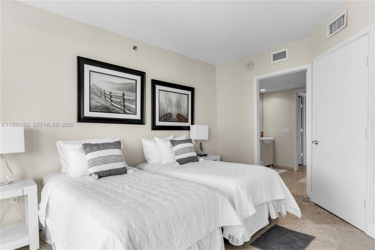 1830 S Ocean Dr, Unit 2608, Hallandale Beach, FL 33009 Photo