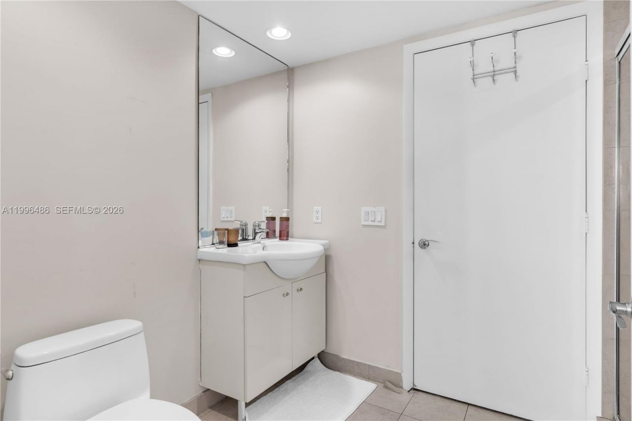 1830 S Ocean Dr, Unit 2608, Hallandale Beach, FL 33009 Photo