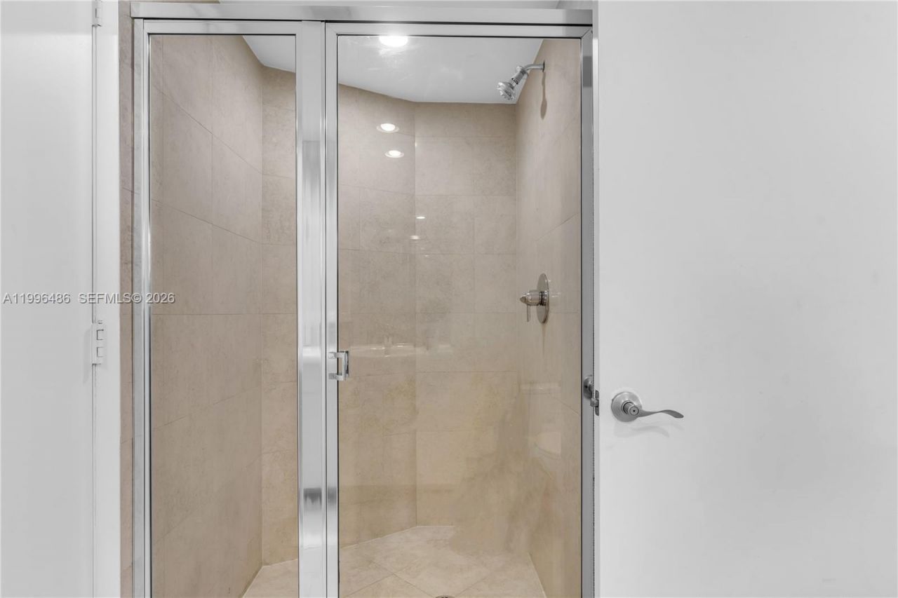 1830 S Ocean Dr, Unit 2608, Hallandale Beach, FL 33009 Photo