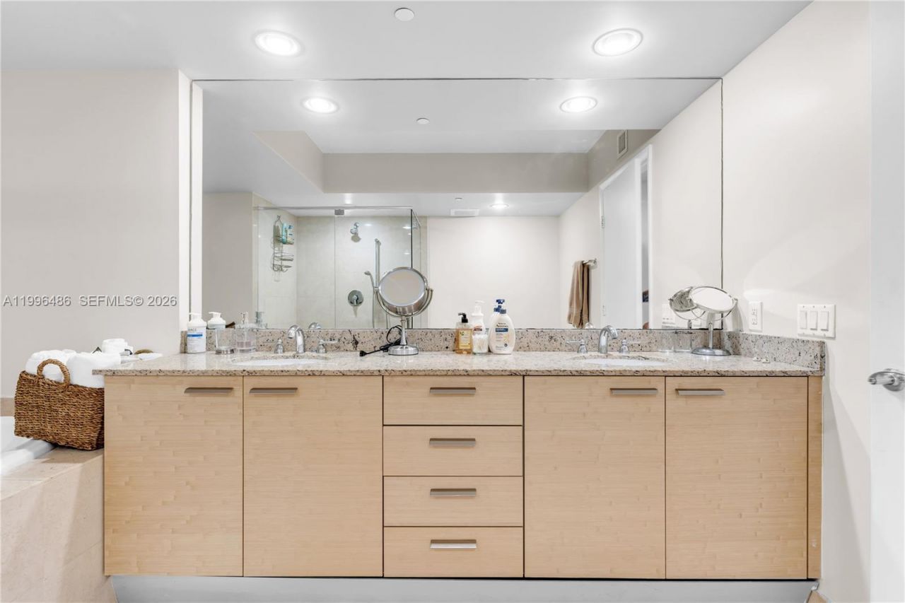 1830 S Ocean Dr, Unit 2608, Hallandale Beach, FL 33009 Photo