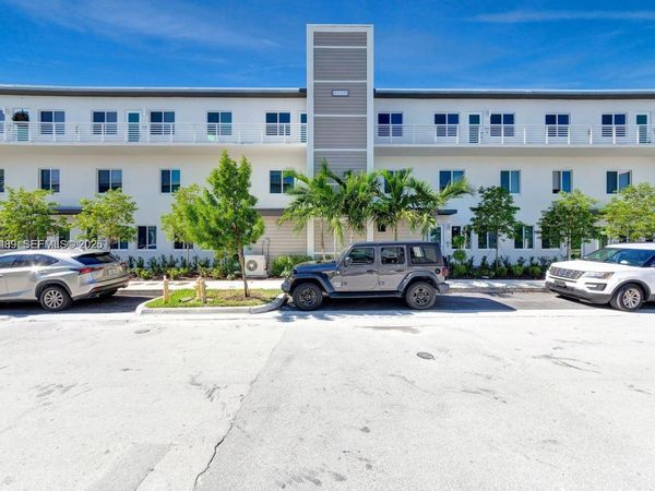 6420 NW 102nd Path, Unit 303, Doral, FL 33178