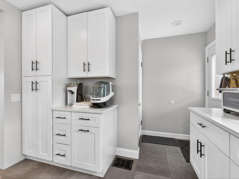 205 W Henderson Road, Columbus, OH 43214 Photo 18