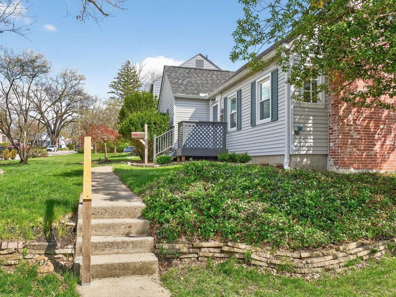 205 W Henderson Road, Columbus, OH 43214 Photo 3