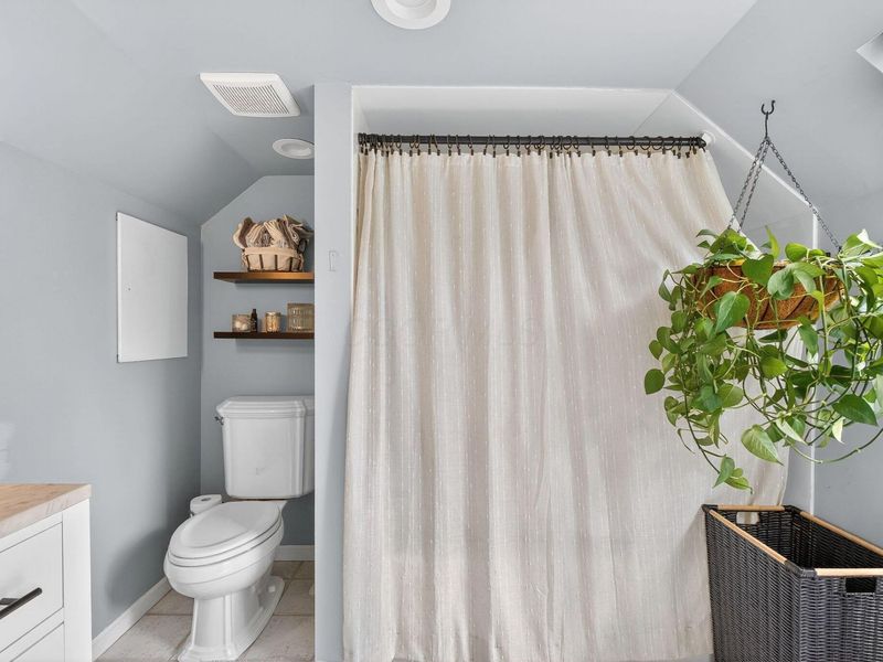 205 W Henderson Road, Columbus, OH 43214 Photo 44