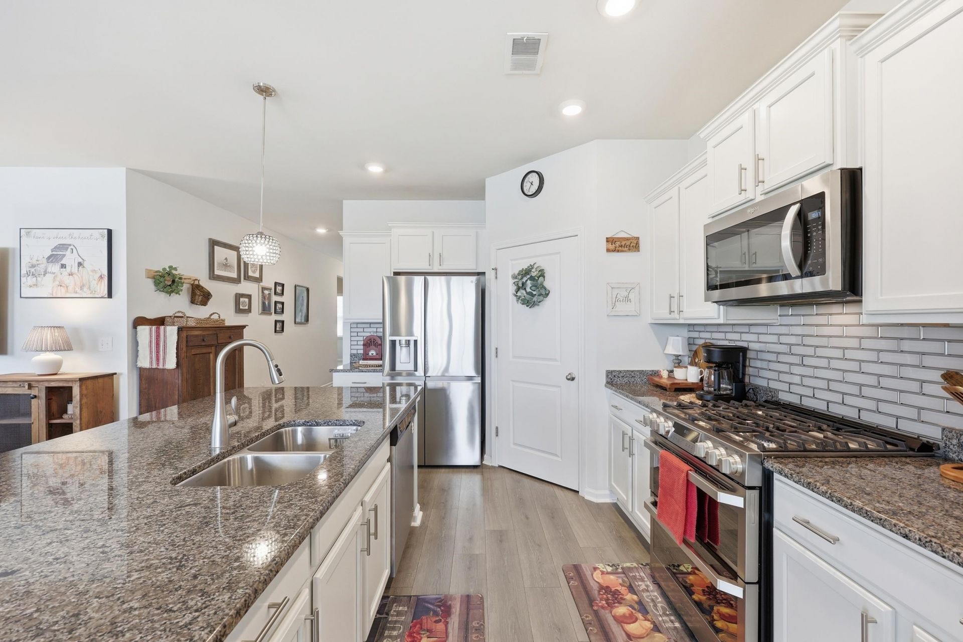 5010 Oat Fields Dr.  Photo 9