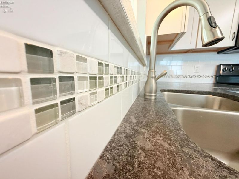 2078 Willowcove Drive, Marblehead, OH 43440 Photo 24