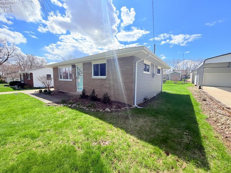 2078 Willowcove Drive, Marblehead, OH 43440 Photo 7