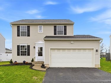 5779 Willow Creek Lane, Sanborn, NY 14132